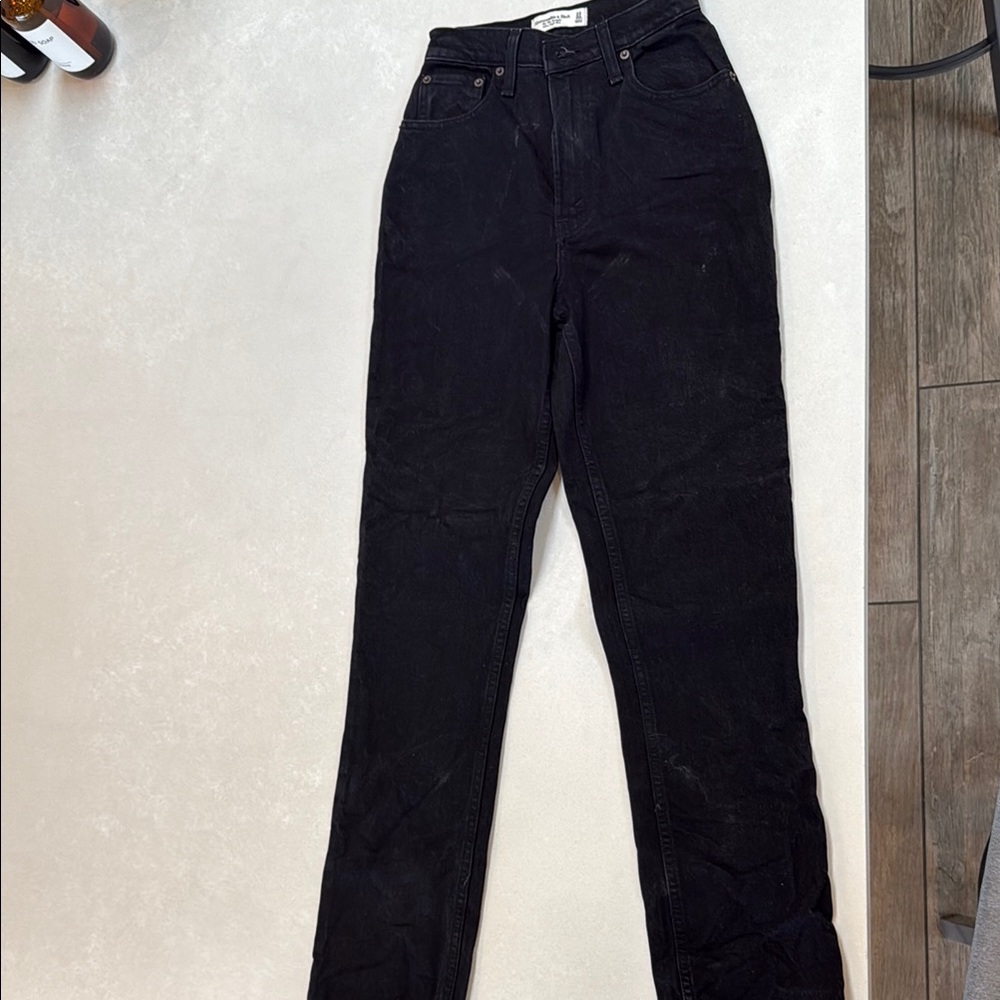 Women's Black High-Waisted Jeans